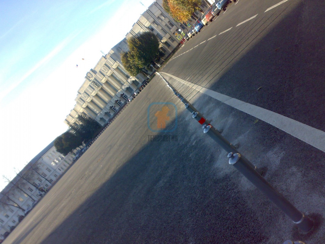 Столбик съемный серии «Город» (с креплением для цепи), разделяющий пешеходную и проезжую часть, Советская площадь, г. Ярославль