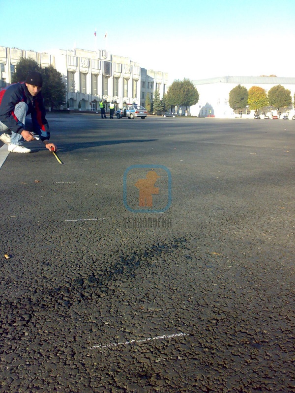 Обозначение мест установки съемных парковочных столбиков, Советская площадь, г. Ярославль