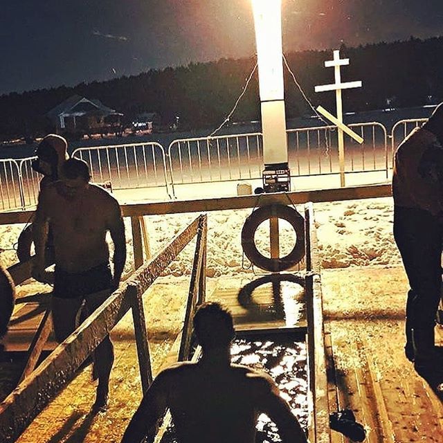 Освещение массовых мероприятий с помощью световой вышки Освещение массовых мероприятий с помощью световой вышки