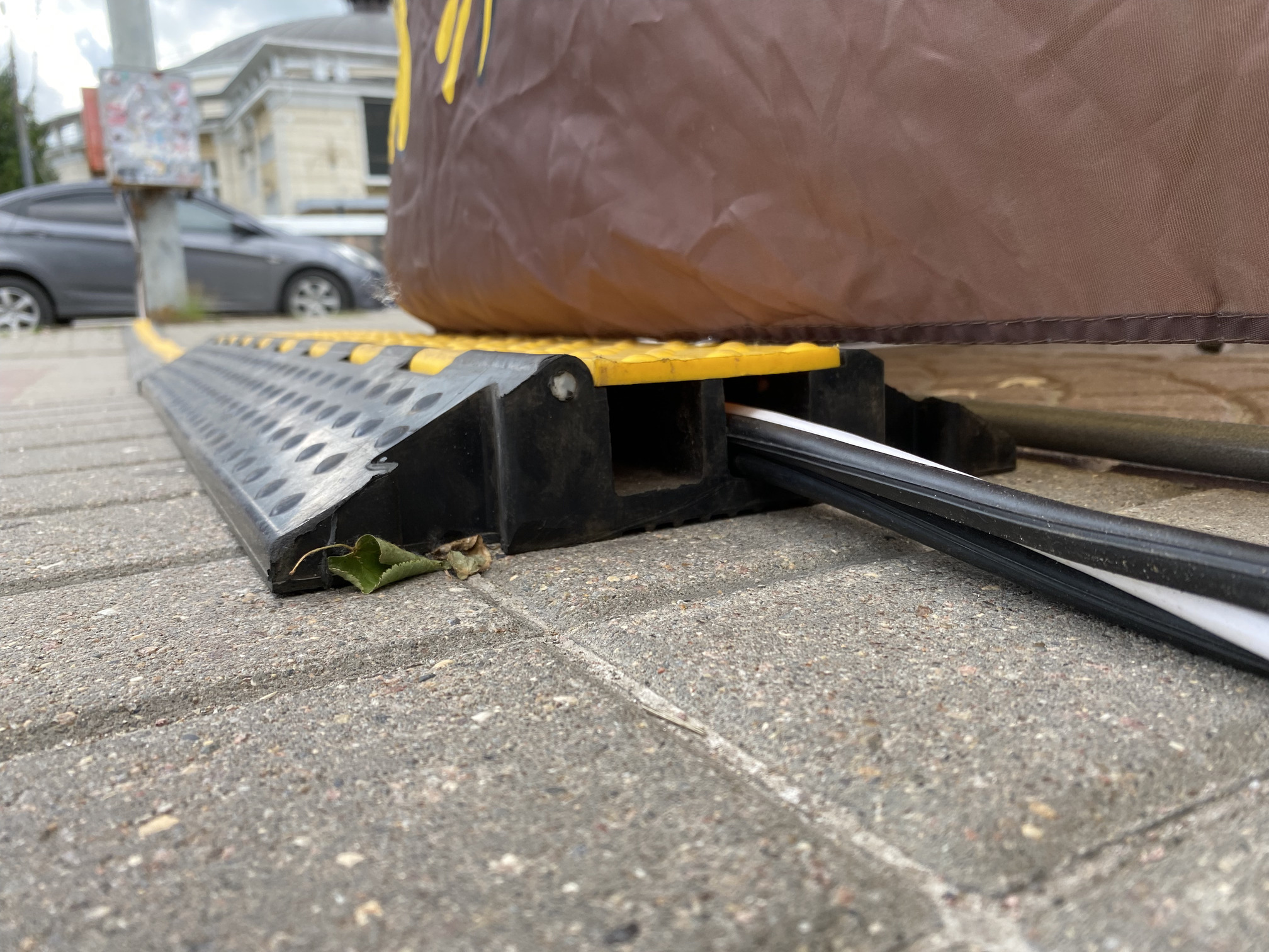 Защита силовых линий кабель-каналами  Защита силовых линий кабель-каналами