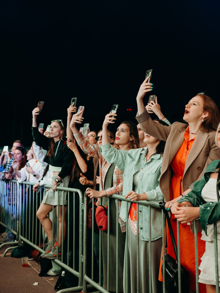 Мобильные металлические ограждения для ограждения площадок на YANDEX ECOM OPEN AIR Мобильные металлические ограждения для ограждения площадок на YANDEX ECOM OPEN AIR