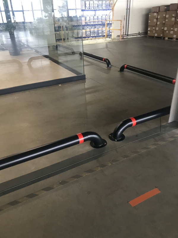 Колесоотбойники для защиты оборудования и территории склада - фото 10