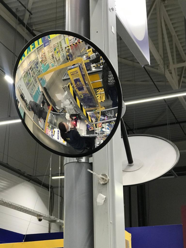 Зеркало для слепых зон на гибком кронштейне 600мм для предотвращения краж, гипермаркет «Лента», г. Ярославль