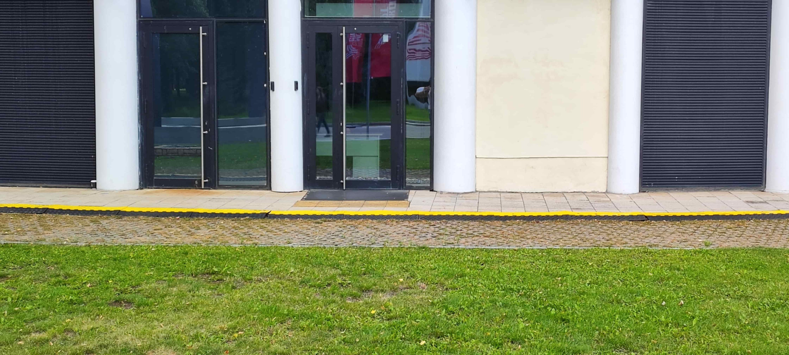 Кабель-каналы для защиты коммуникаций в парке «Лужники» - фото 3 Кабель-каналы для защиты коммуникаций в парке «Лужники» - фото 3