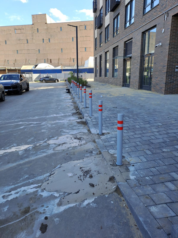 Тротуарные столбики для ограждения пешеходных зон - фото 11