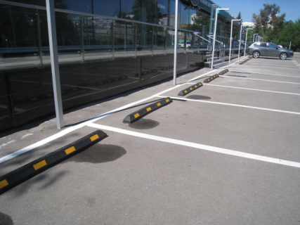 КР-1,83 Колесоотбойник резиновый секционный без рисунка белый светоотражатель Россия