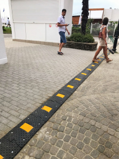 Лежачий полицейский ИДН-300-1 Средний элемент КОМПОЗИТ белый светоотражатель