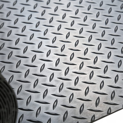 Рулонное антискользящее покрытие из резины «Елочка»