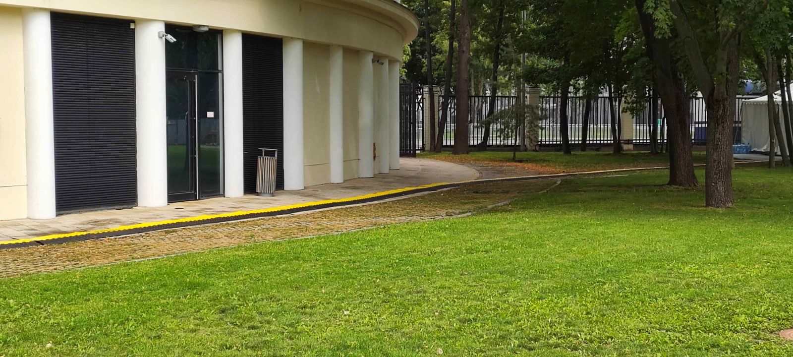 Кабель-каналы для защиты коммуникаций в парке «Лужники» - фото 4 Кабель-каналы для защиты коммуникаций в парке «Лужники» - фото 4