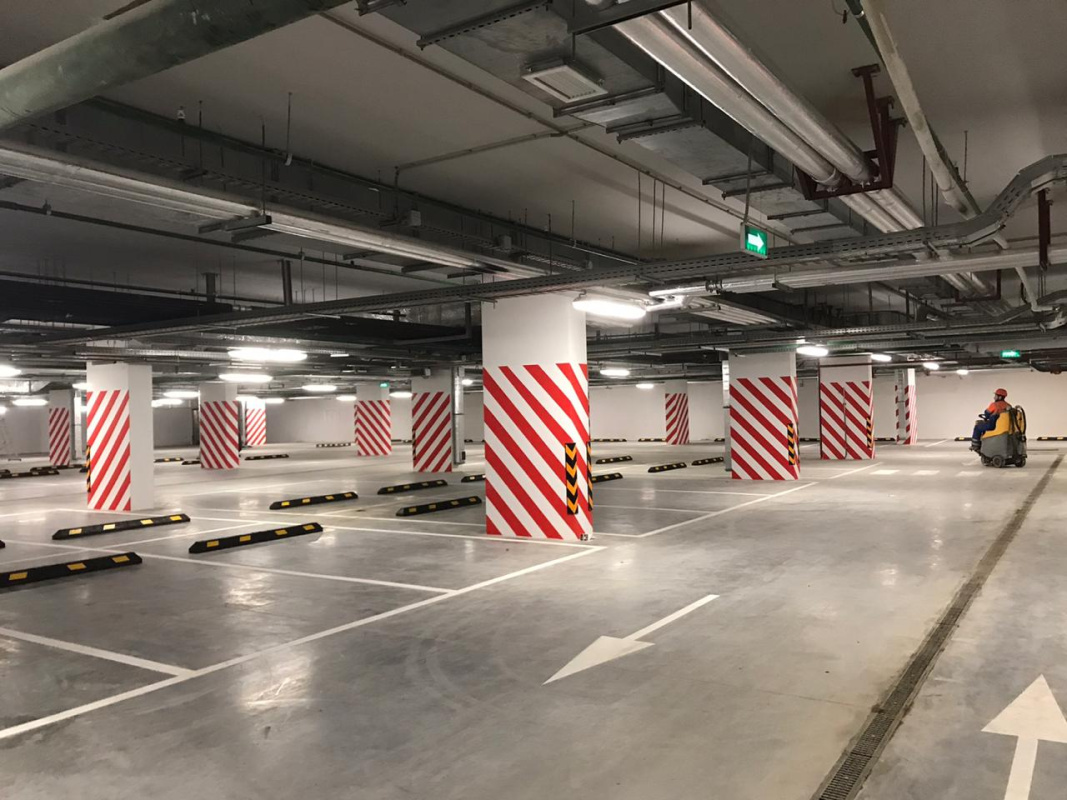 Места для машин подземного паркинга ЖК «ГОРОД НА РЕКЕ Тушино-2018», оснащенные парковочным оборудованием