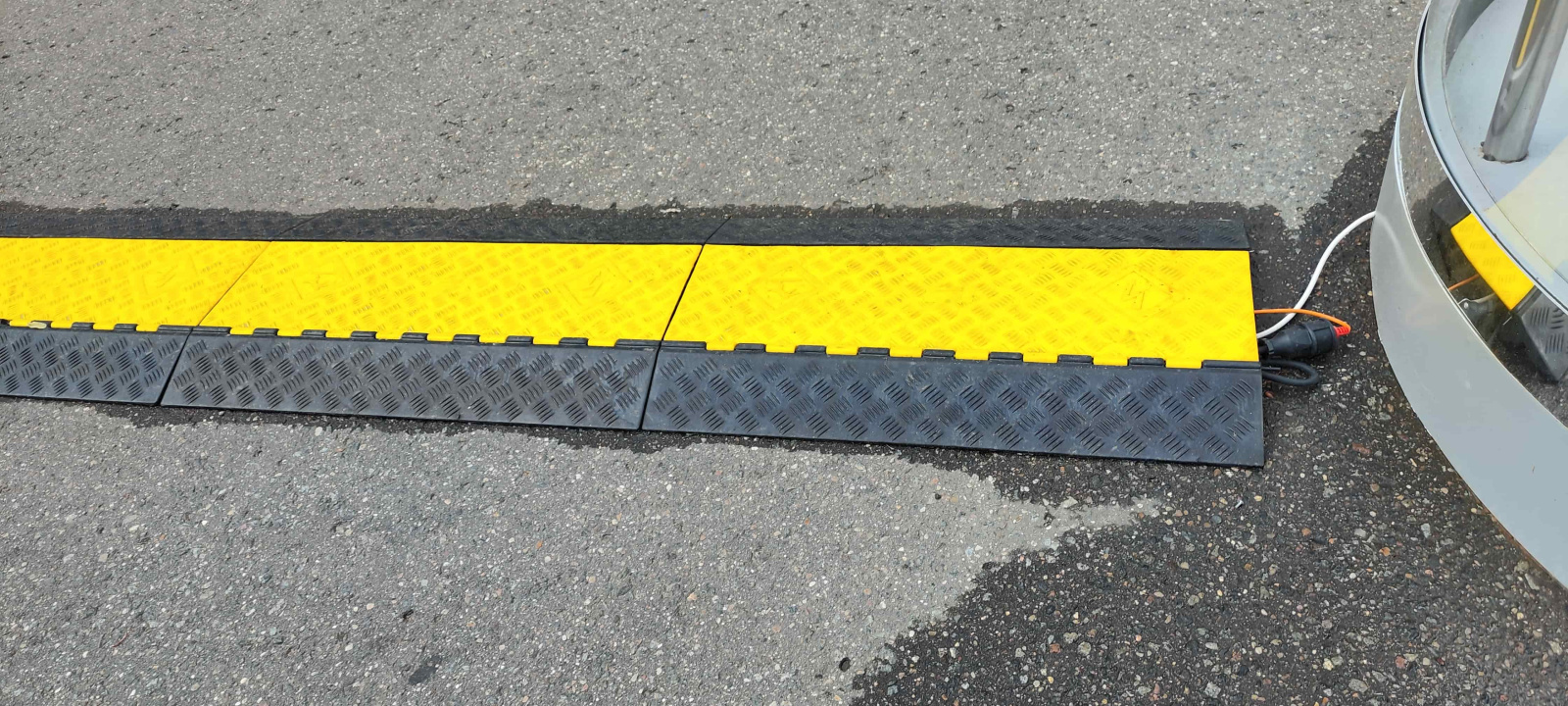 Кабель-каналы для защиты коммуникаций в парке «Лужники» - фото 2 Кабель-каналы для защиты коммуникаций в парке «Лужники» - фото 2