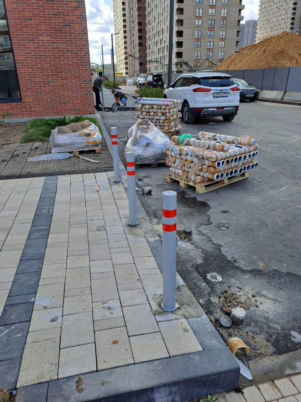 Тротуарные столбики для ограждения пешеходных зон - фото 7