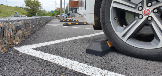 КР-1,83 Колесоотбойник резиновый секционный без рисунка белый светоотражатель Россия