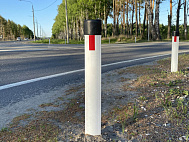 Столбик сигнальный дорожный пластиковый для лучшего ориентирования водителей на трассе
