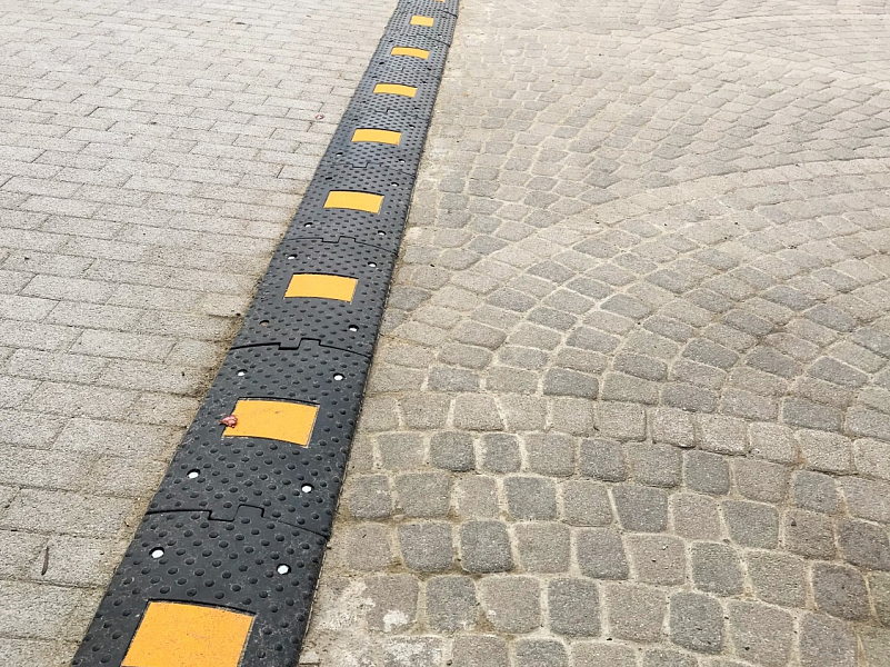 ИДН-300 Лежачий полицейский для ограничения скорости транспортных средств