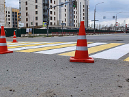 Обозначение пешеходного перехода с помощью дорожной разметочной краски